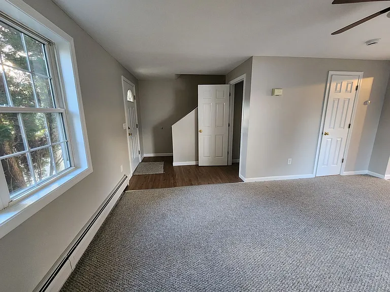 75-77 W Elmwood Ave — Photo 10