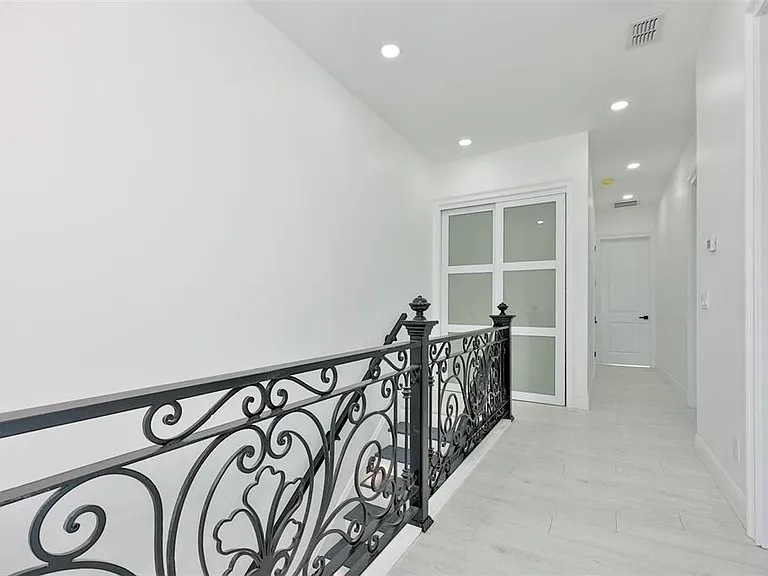2816 Corrine St #2 — Photo 36