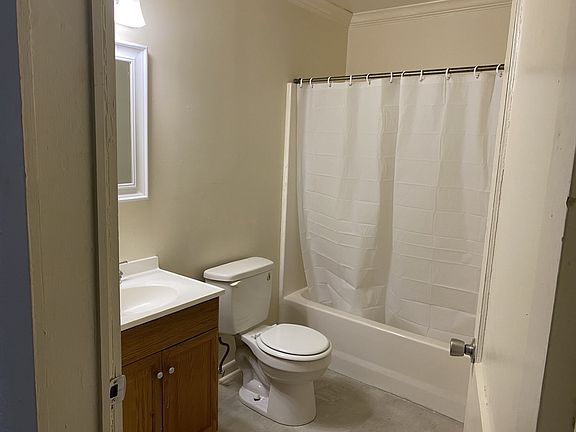 4th image of 204 Longview Dr