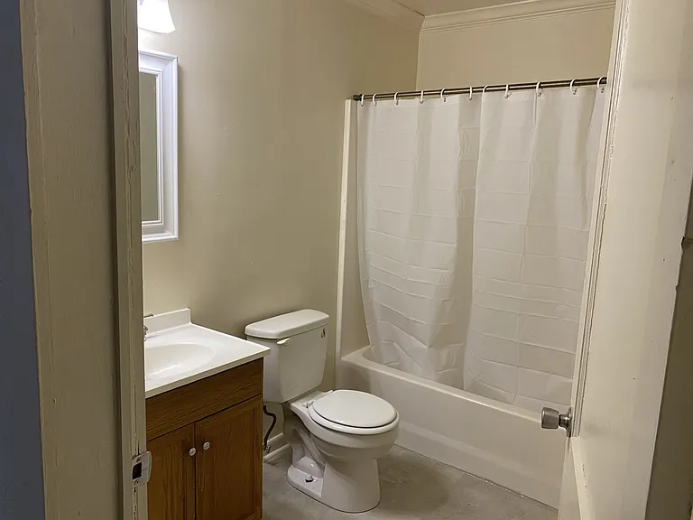204 Longview Dr — Photo 4