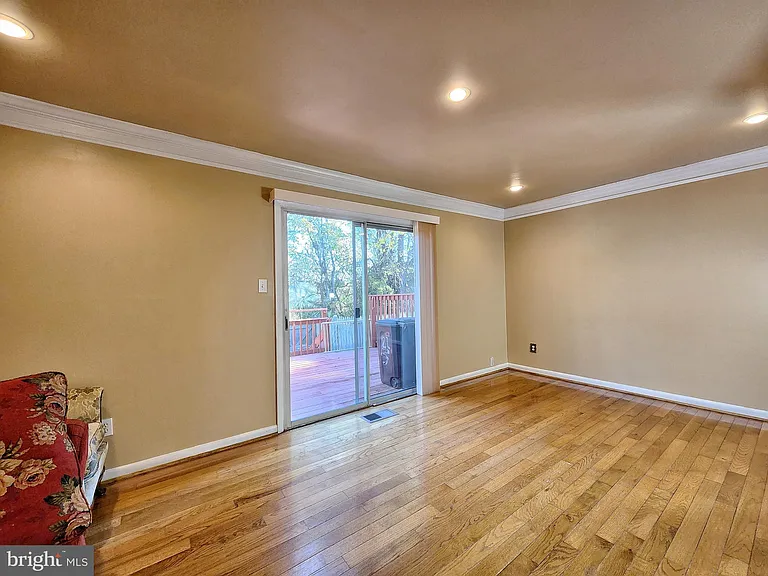8245 Wycliffe Ct — Photo 14