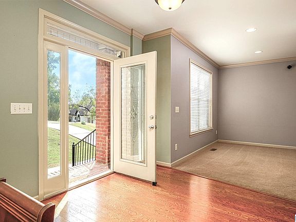 2nd image of 170 Chinaberry Ln