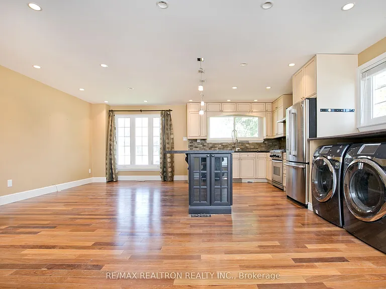 2 Callahan Rd — Photo 13
