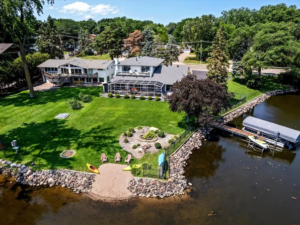 2065 Long Lake Rd, New Brighton, MN 55112