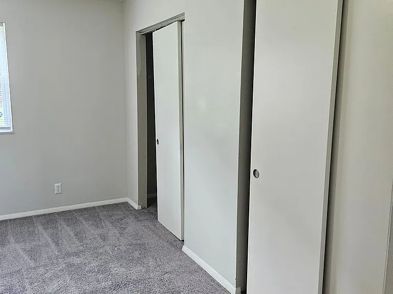 Fairmont Apartments — Photo 15