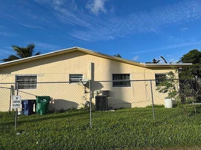 2nd image of 14615-17 NE 14th Ave
