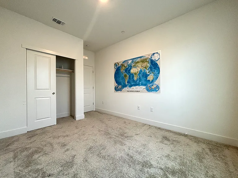 2051 Rosemary Dr — Photo 36