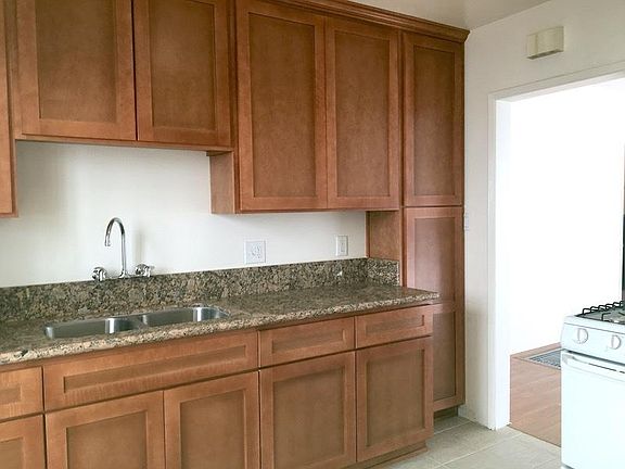 5th image of 2914 Reservoir St