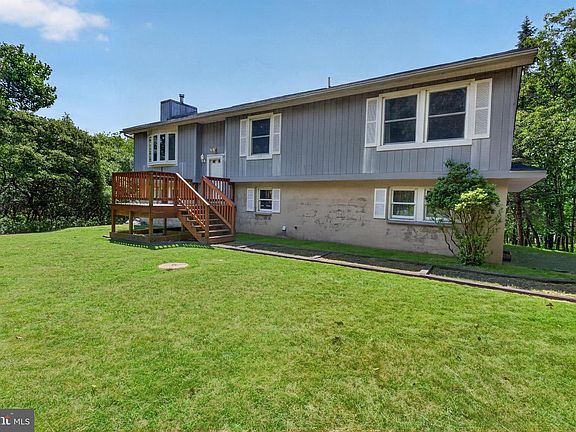 3rd image of 434 Scenic Dr