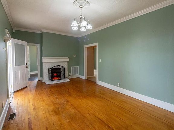 4th image of 706 Fairview Ave