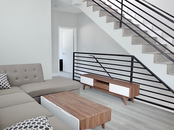 5th image of 5403 Carlin St #2