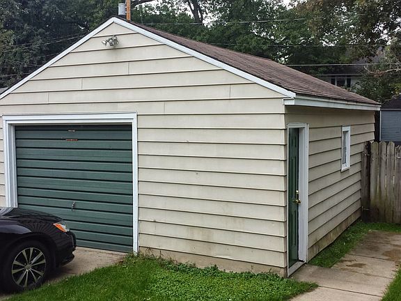 4th image of 1025 Powers Ave NW