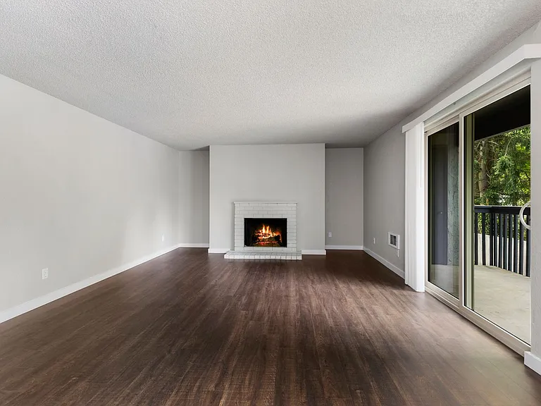 Woodridge Apartments — Photo 20