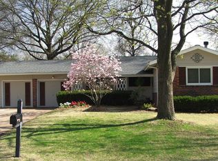 2190 Somerset Dr, Florissant, MO