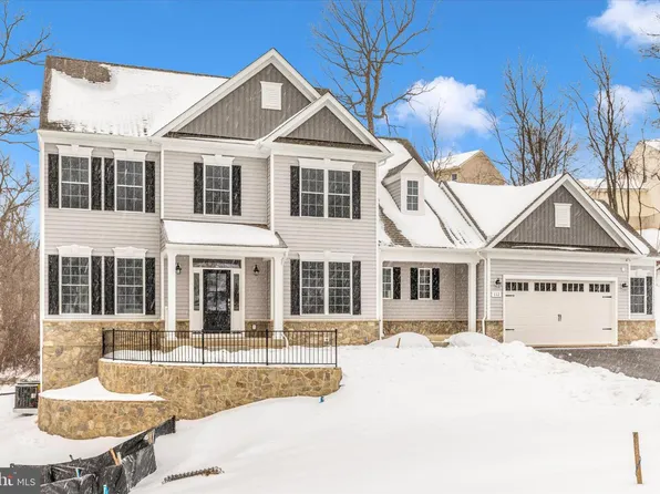 112 Whirlaway Dr, Westminster, MD 21157