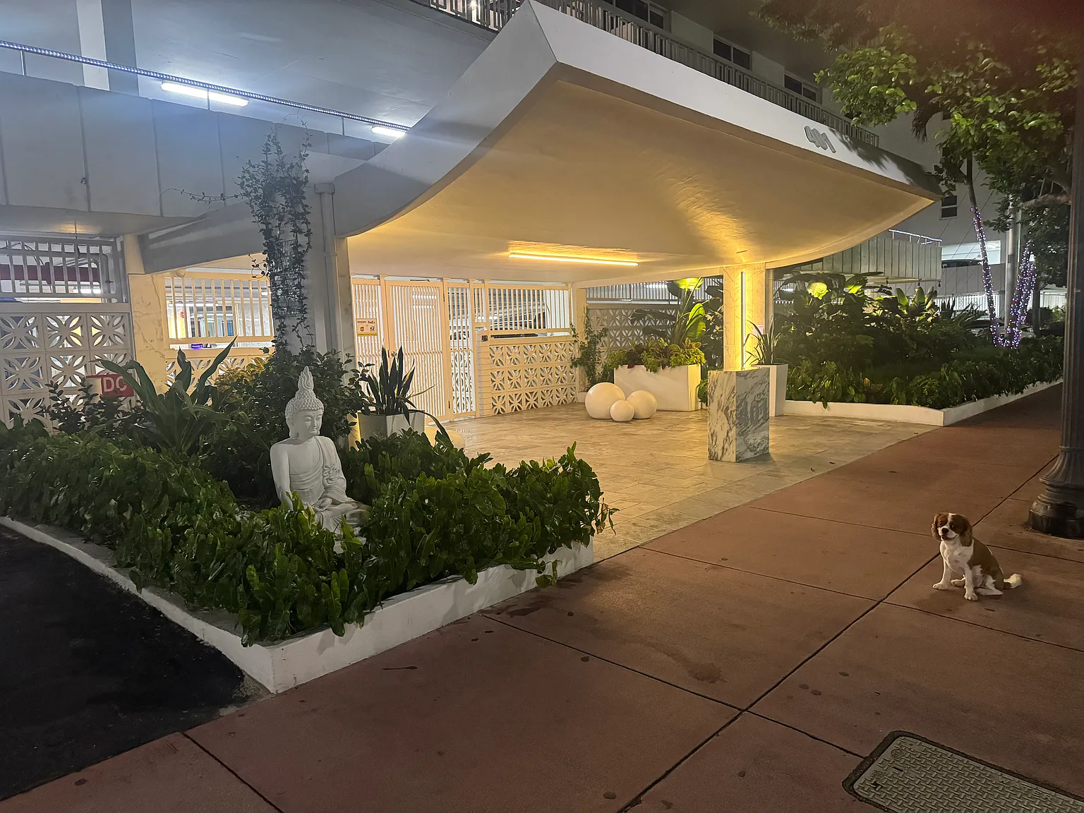 401 Ocean Dr — Photo 2