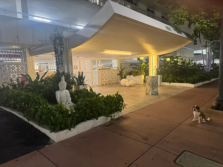 401 Ocean Dr #518 — Photo 2