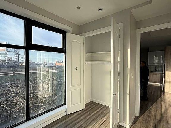 5th image of 313 52nd St #3E