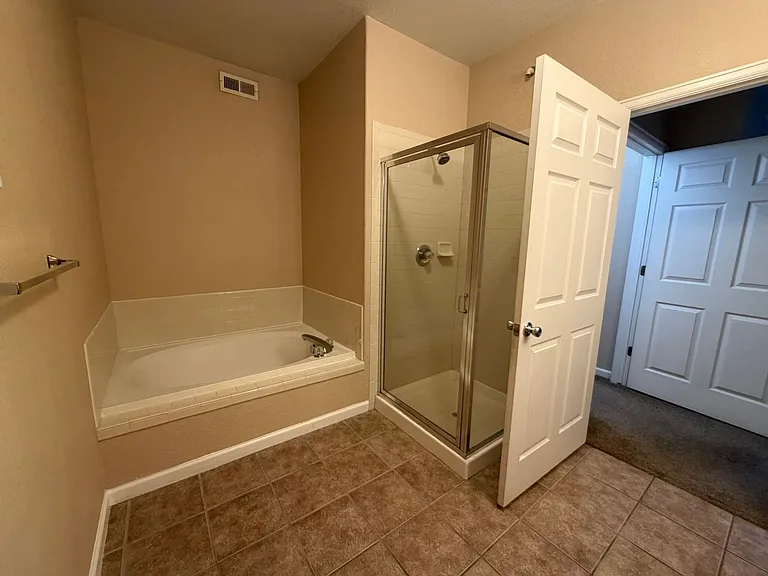 605 Cougar Bluff Point #105 — Photo 8