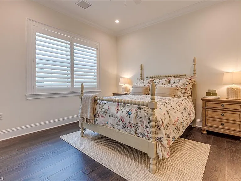 7213 Saona Ct — Photo 10