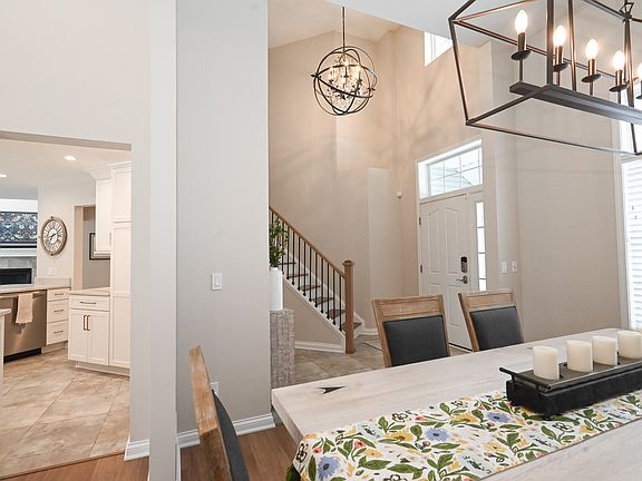 4th image of 1305 Fieldstone Ct