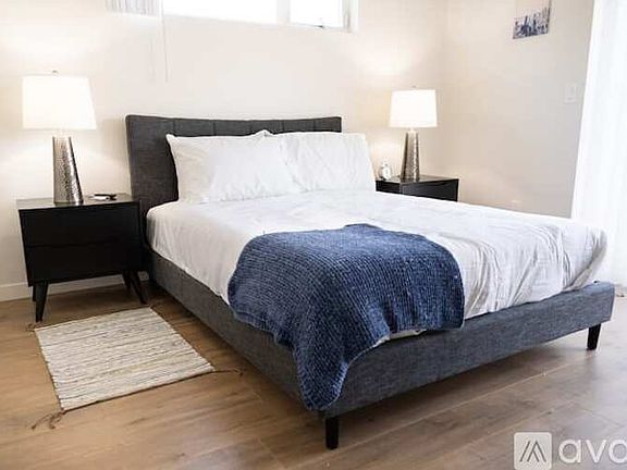5th image of 5128 Riverton Ave #2