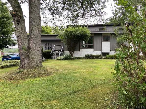 147 Hillside Ave, Oswego, NY 13126