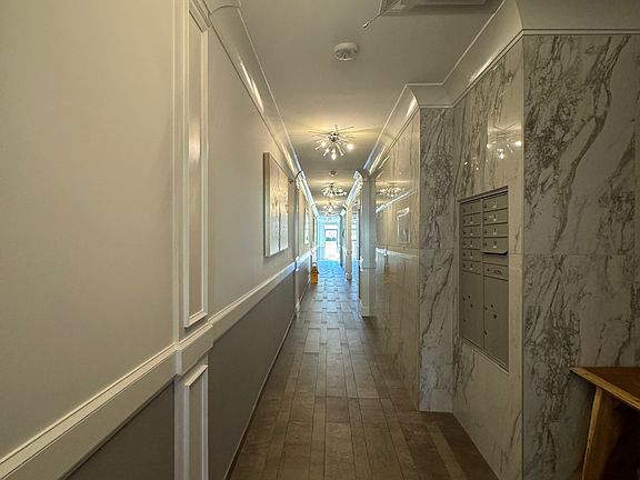 4th image of 425 New York Ave #2