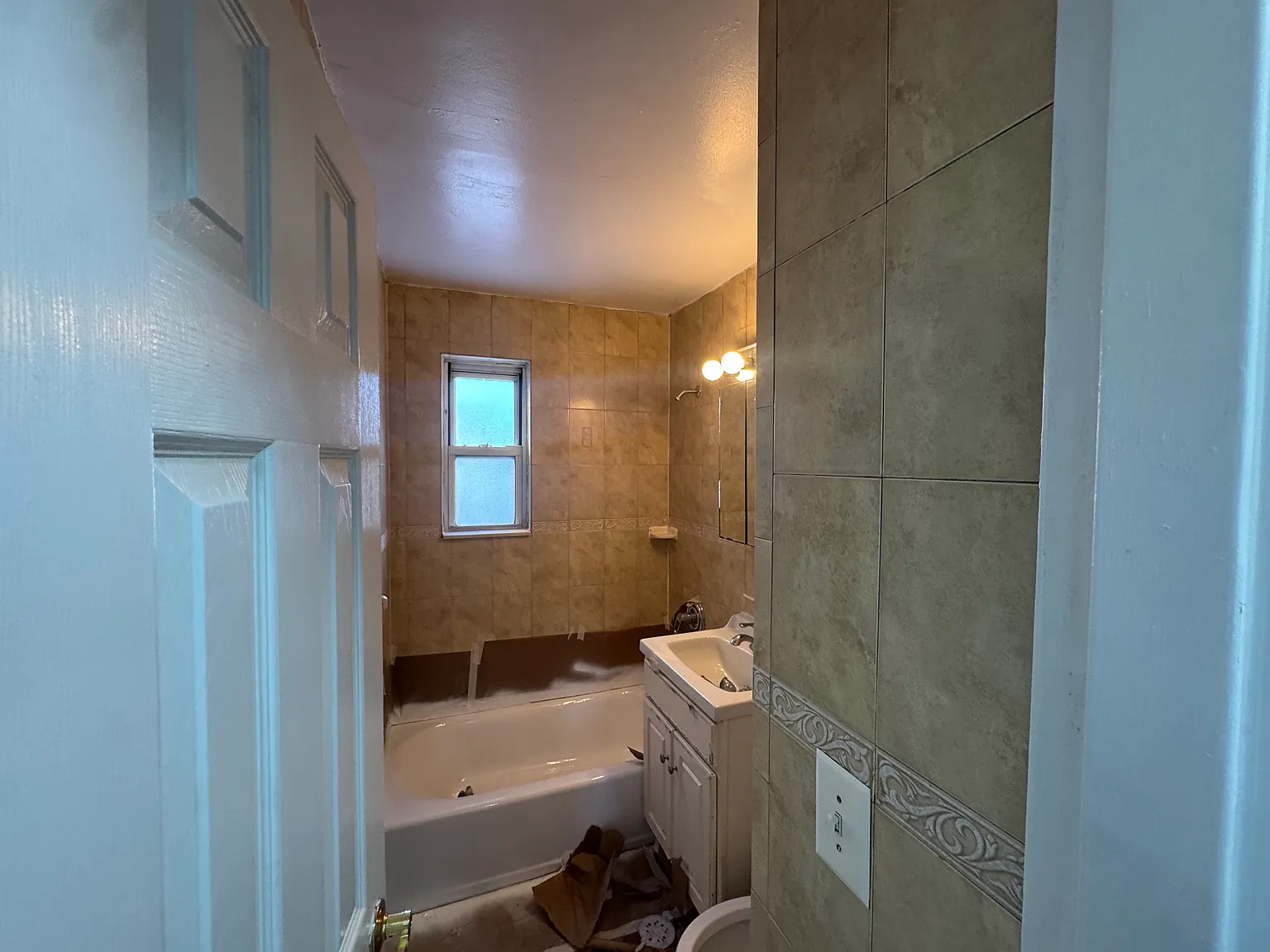 1 bed, 850 sqft, $2,700 — Photo 4