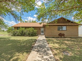 104 Circle Dr, Coleman, TX 76834