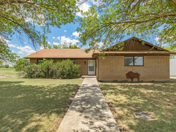 104 Circle Dr, Coleman, TX 76834