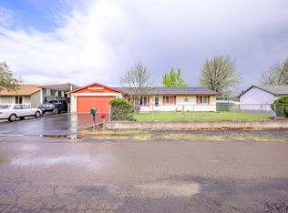 3432 Juniper St, Sweet Home, OR 97386