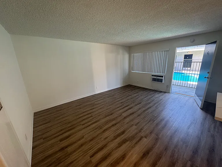 Friendly Hills apartments — Photo 9