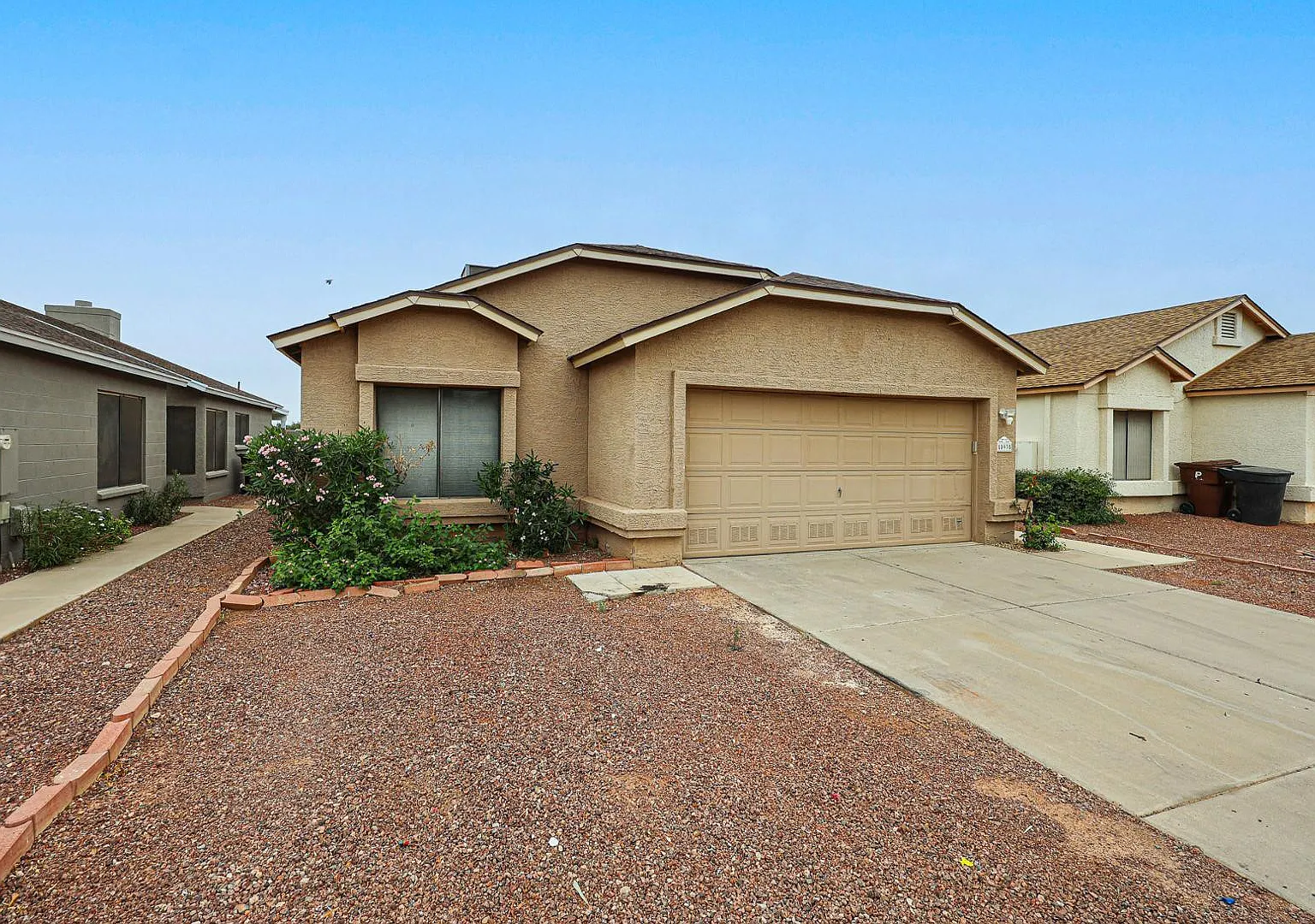 3 bed, 2.0 bath, 1358 sqft, $1,895 — Photo 2