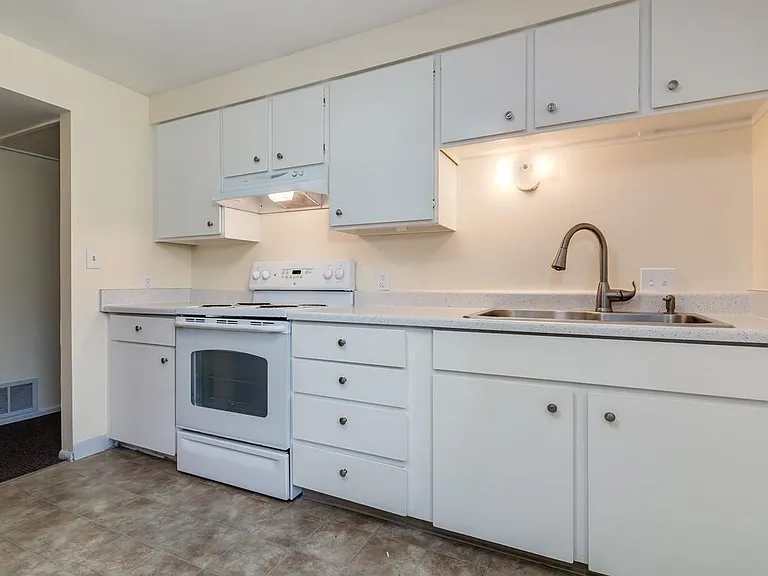 938 23rd St #3 — Photo 9