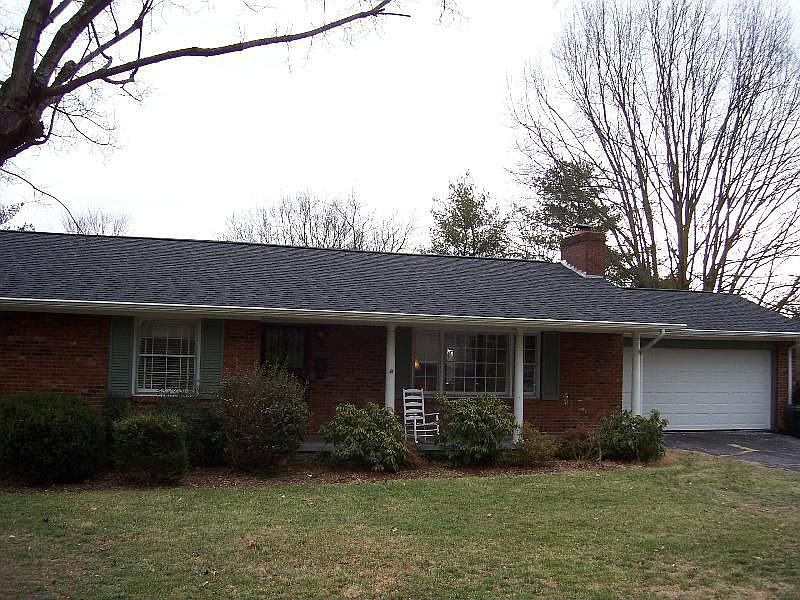 1st image of 9104 Carlton Cir