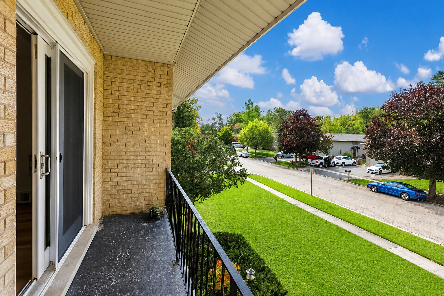 2 bed, 1200 sqft, $1,800 — Photo 3