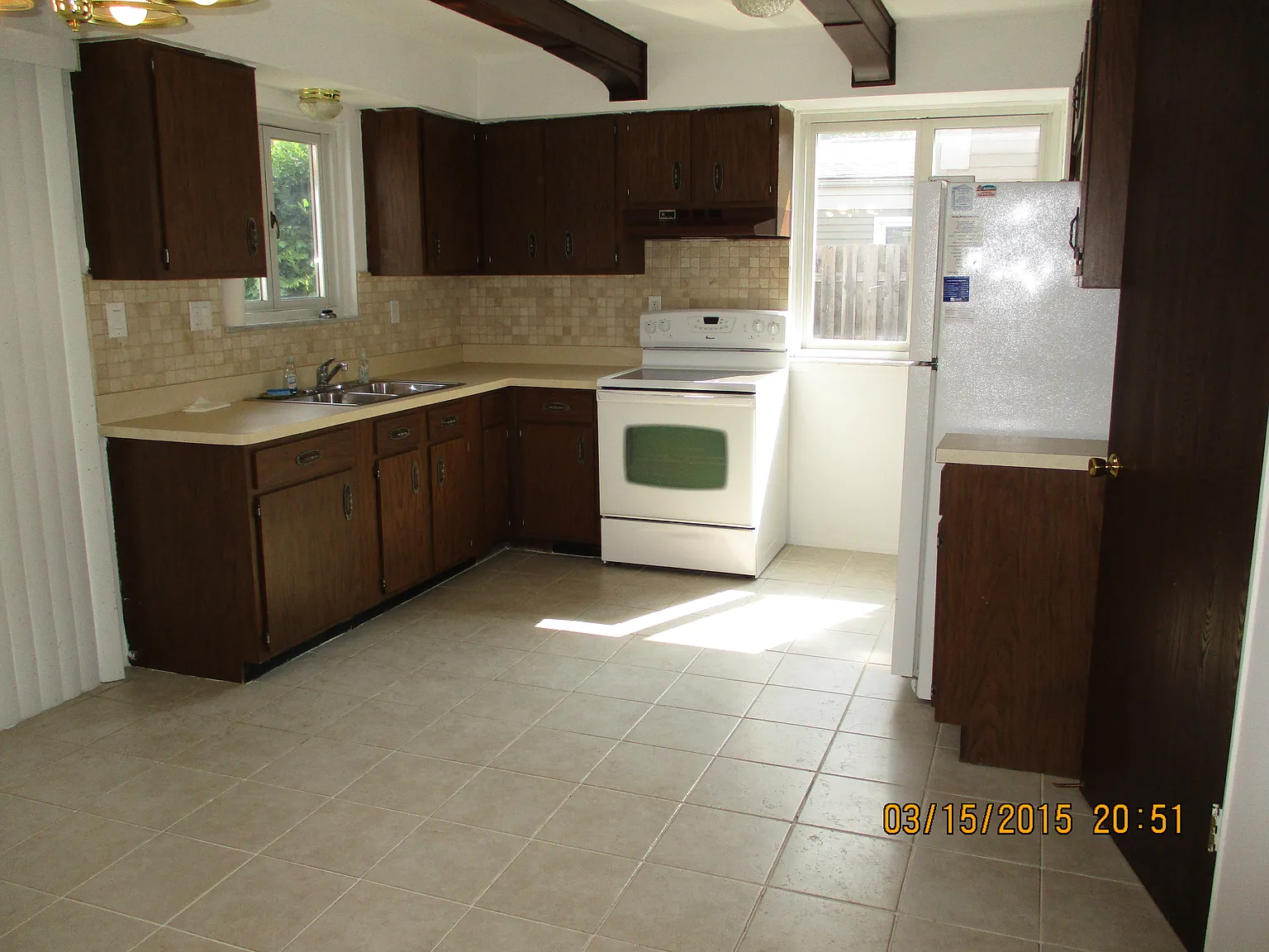 3 bed, 1054 sqft, $2,400 — Photo 4