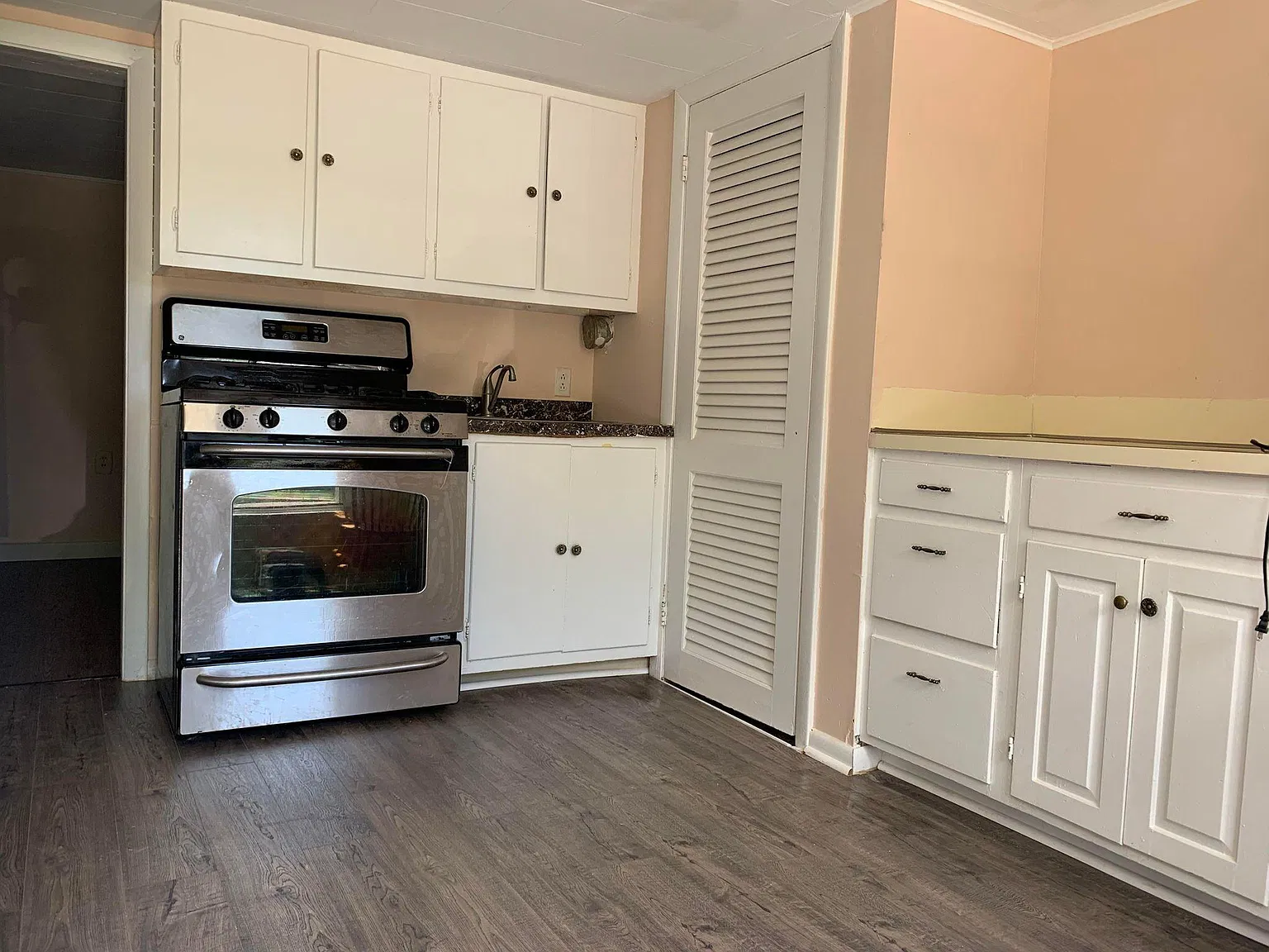 1 bed, 894 sqft, $1,400 — Photo 1