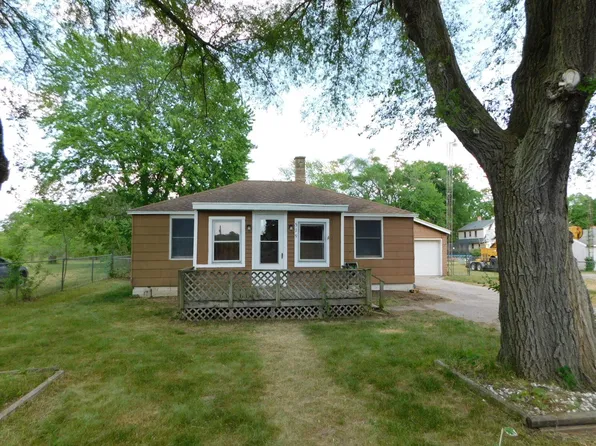 579 Gestner Rd, Benton Harbor, MI 49022