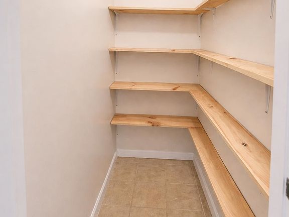 4th image of 177 W 51st St Floor 2