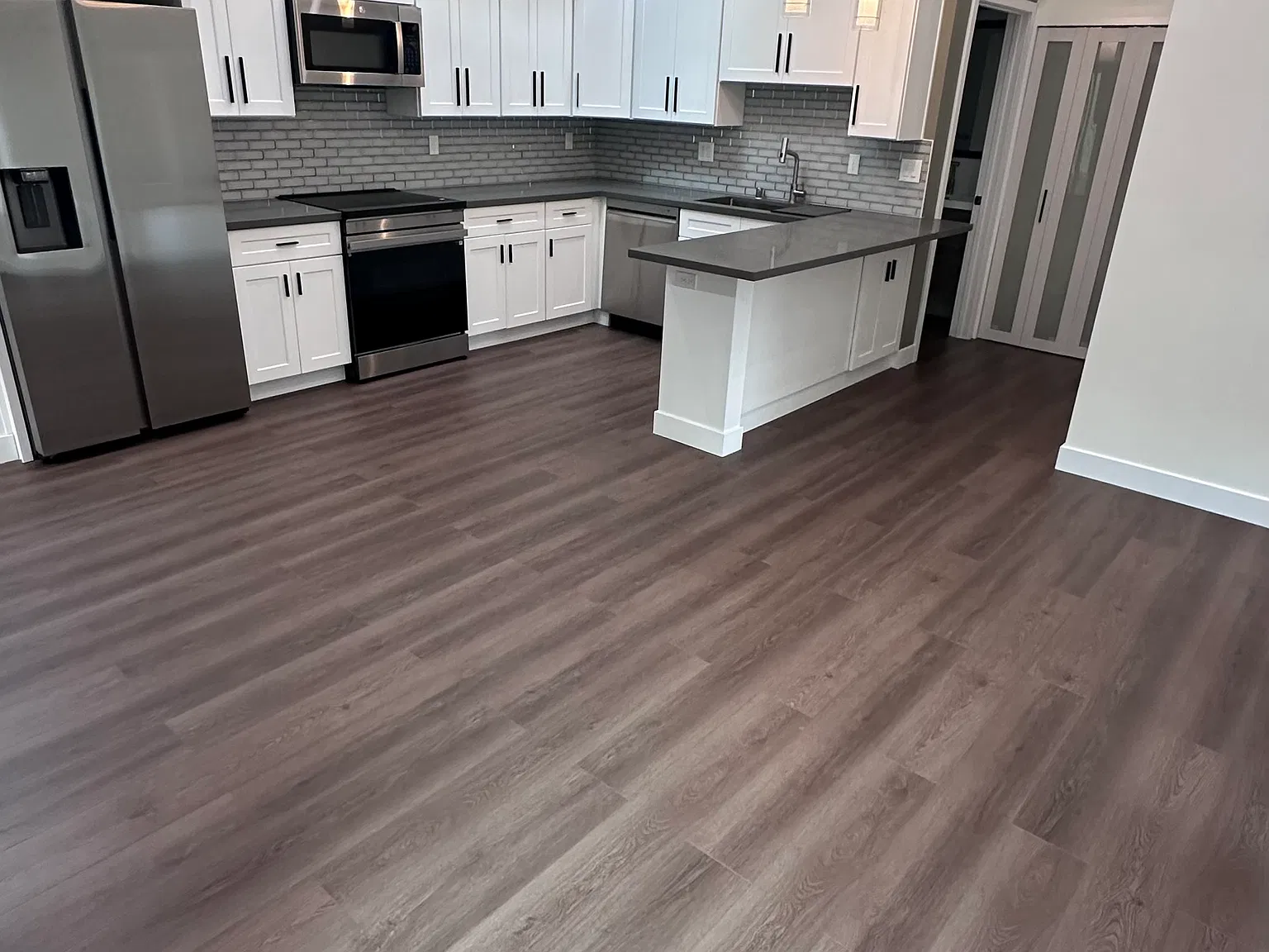 2 bed, 800 sqft, $3,600 — Photo 3