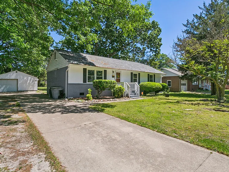 314 Martha Lee Dr — Photo 2