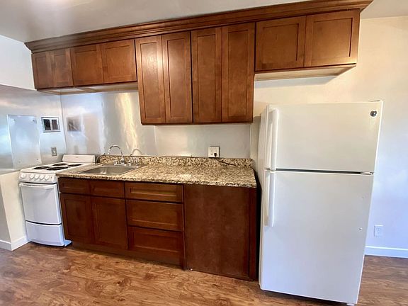 5th image of 525 E Harrison St #103