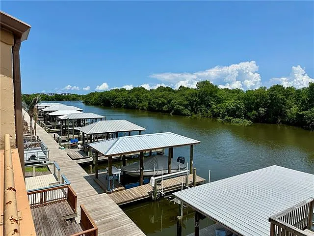 13 Lake Breeze Dr — Photo 26