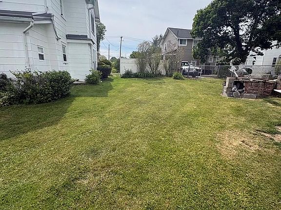 5th image of 2215 Walton Ave