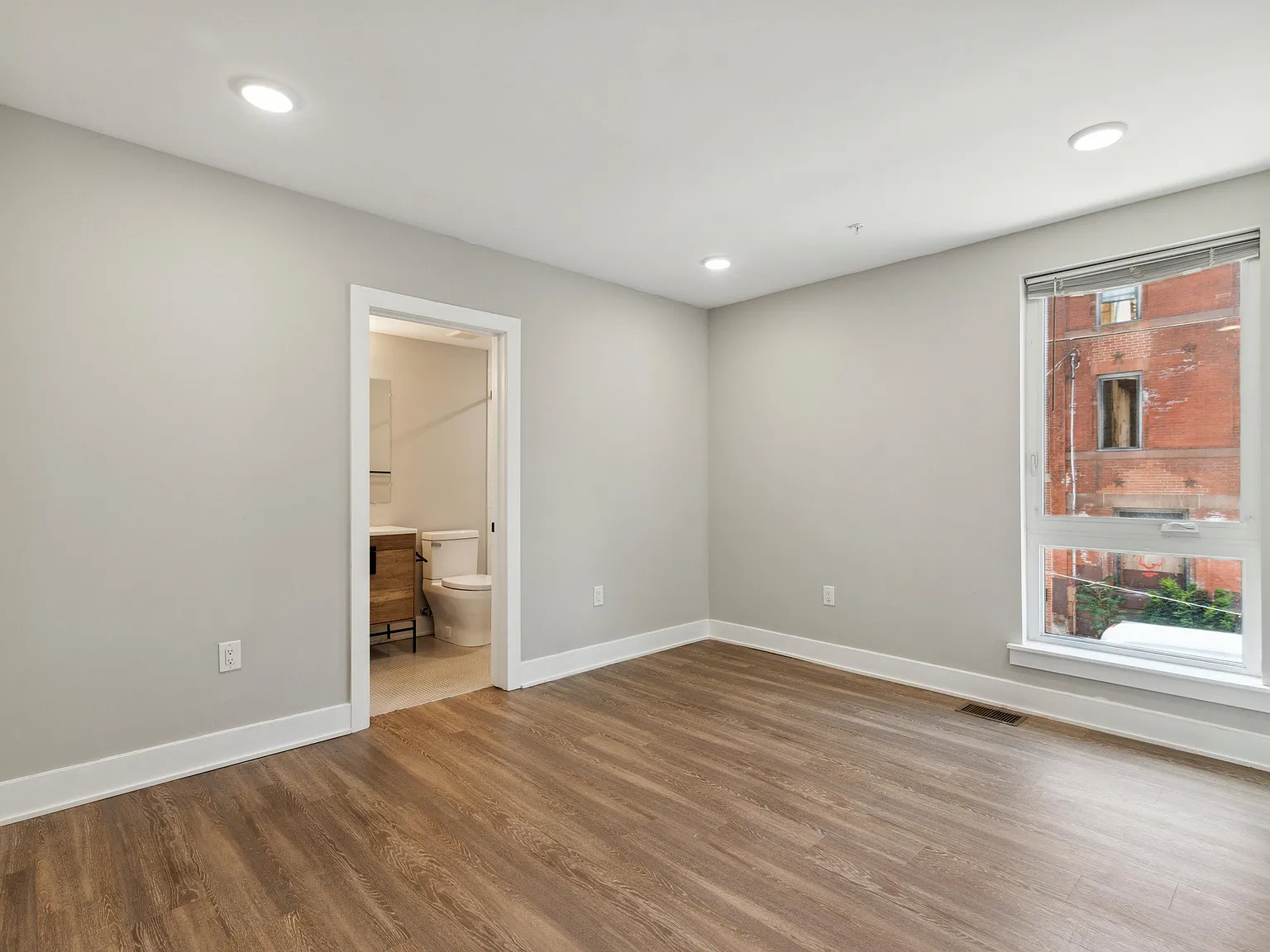1739 Page St — Photo 3