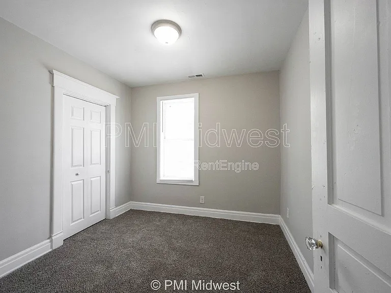 538 W 29th St #B — Photo 18