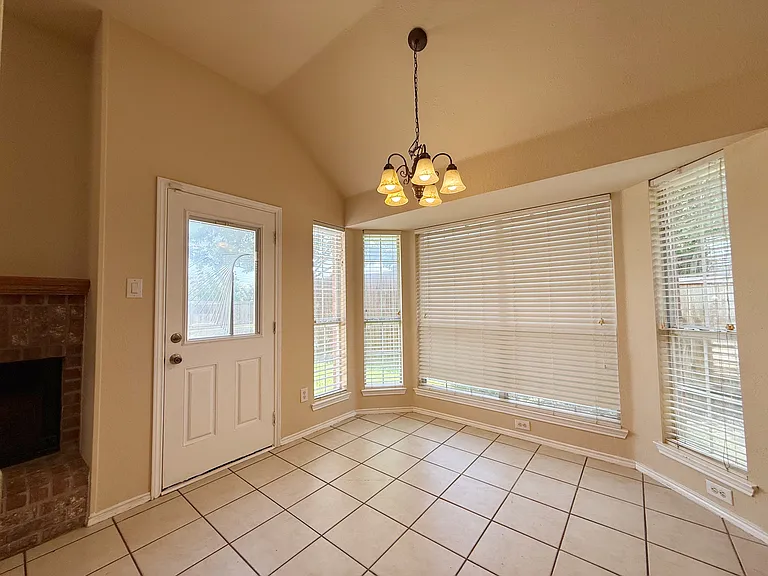 6000 Arlington Dr — Photo 19