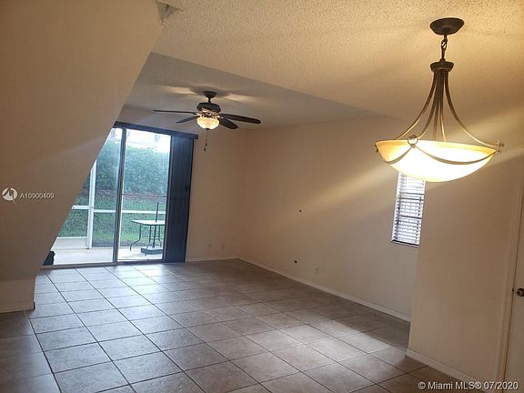 5th image of 962 Sevilla Cir